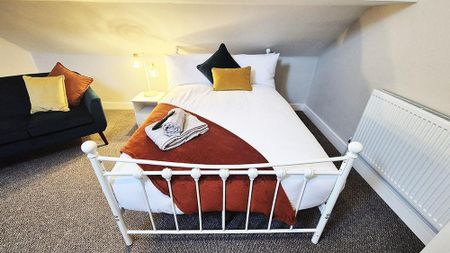 1 bedroom in a house share to rent - Photo 4