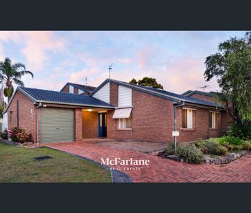 Welcome to 3 Palm Court! - Photo 5