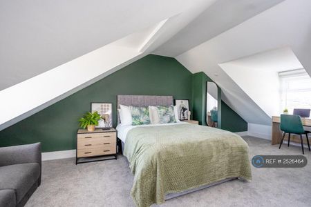 1 bedroom in a house share to rent - Photo 5