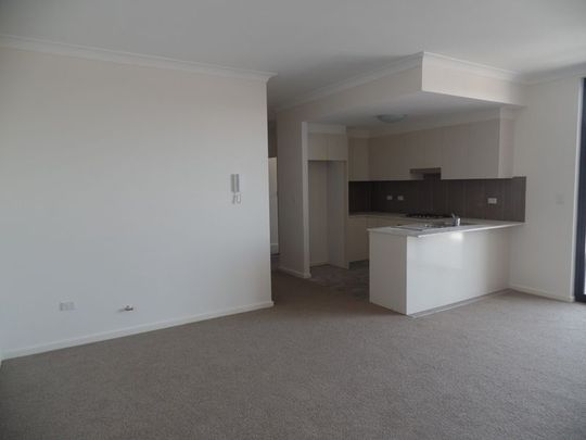Impressive 2 Bedroom + Study! - Photo 1