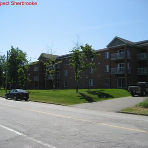 4 1/2 à Louer Sherbrooke - Photo 2