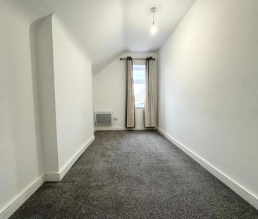 3 bedroom apartment to rent - Photo 6