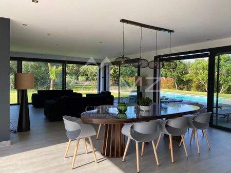 Villa contemporaine - 4 chambres au cœur d'un parc arboré - Arrière-pays Cannois - Photo 3