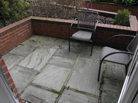 1 bedroom ground floor flat to rent - Photo 5