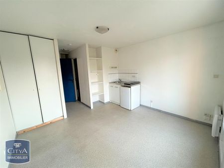 Location Appartement 1 pièce 17m² BETHUNE 62400 - Photo 4