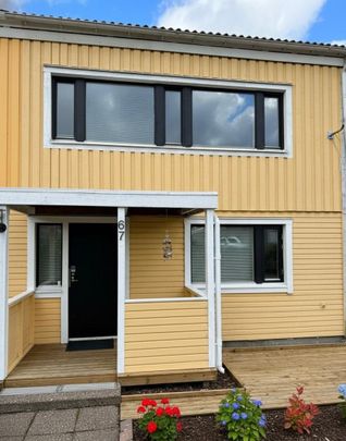 Mölnesjögatan, Angered - Foto 1