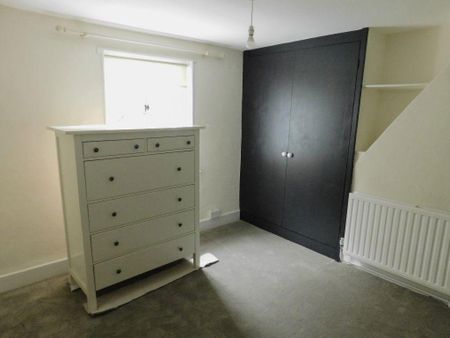 3 bedroom semi-detached house to rent - Photo 5