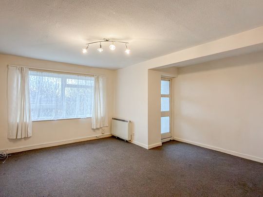 Hamworthy, Poole - Photo 1