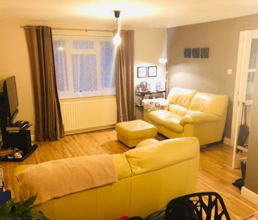 3 bedroom terraced house to rent - Photo 3