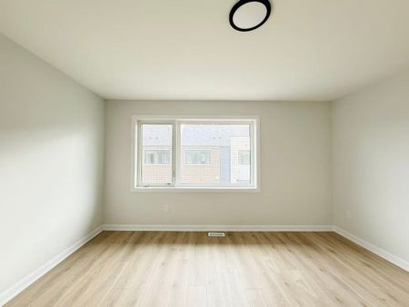 For Lease - 701 Glenroy Gilbert Drive Unit# 19, Barrhaven, Ontario - Photo 4