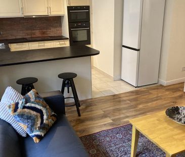 2 bedroom flat to rent - Photo 2