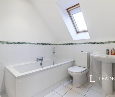 5 bedroom house to rent Hersham Road, Hersham, Walton-on-Thames, KT12 - Photo 2