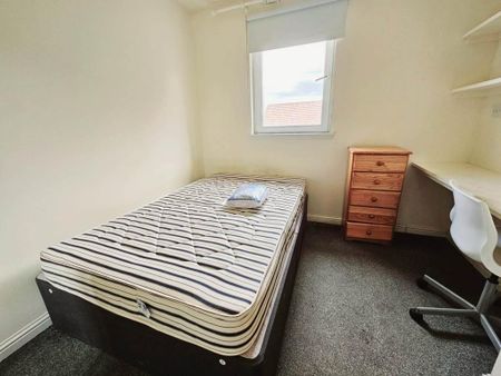 5 bedroom townhouse to rent - Photo 4