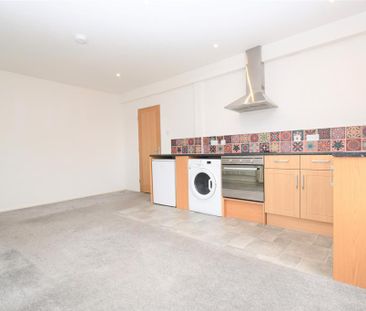 2 bedroom maisonette to rent - Photo 6