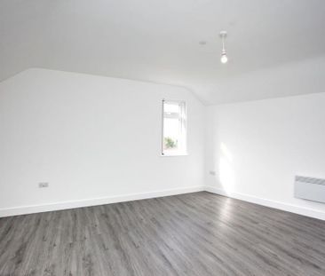 3 bedroom flat to rent - Photo 6