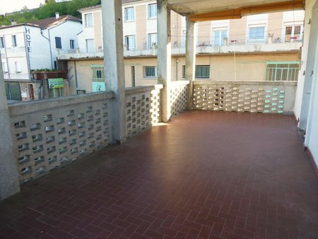 Location Appartement 2 pièces 30m² AUBENAS 07200 - Photo 2