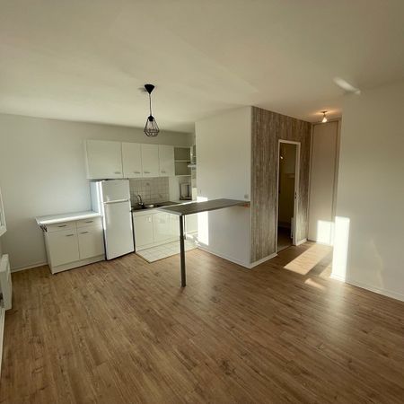 Location Appartement 1 pièce 24m² - Photo 3