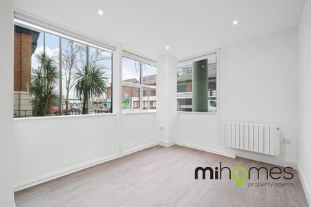 Studio to rent - Photo 2