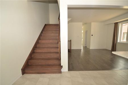 For Lease - 10 Heritage Way, Thorold, Ontario - Photo 3