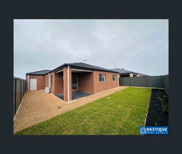 22 Taupe Circuit, Clyde North, Vic 3978 - Photo 3