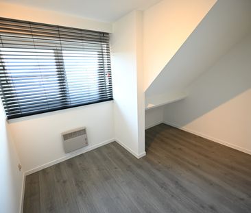 INSTAPKLAAR & VERNIEUWD appartement in het centrum - Foto 1