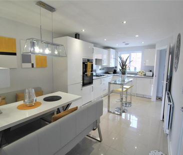 3 bedroom semi-detached house to rent - Photo 5