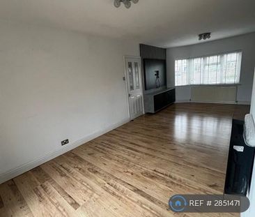 3 bedroom semi-detached house to rent - Photo 2
