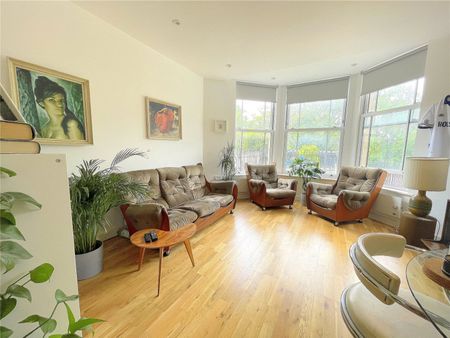 Coronation Road, - Photo 2