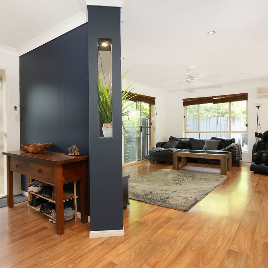 SPACIOUS HOME WITH 14 X 7M POWERED WORKSHOP - Photo 1