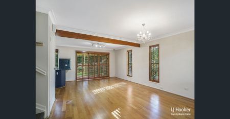 Gorgeous 3 Bedroom Townhouse, 2 swimming pools and 2 car parks in Sunnybank Hills - Photo 2