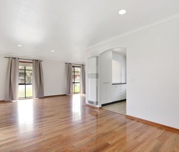 SPACIOUS TWO-BEDROOM UNIT WITH PRIVATE YARD - Photo 6