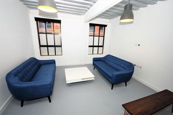 5 bedroom flat to rent - Photo 1