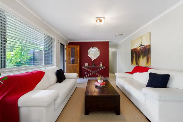 Spacious Family Home with Pool & Multiple Living Areas ! - Photo 1