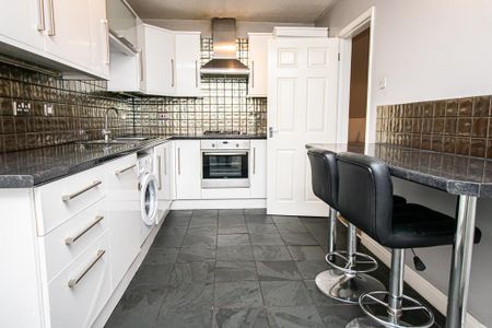 3 bedroom terraced house to rent - Photo 5