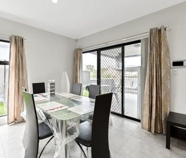 Stylish Four Bedroom Home - Photo 2