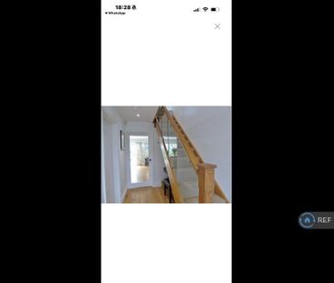 4 bedroom detached house to rent - Photo 2