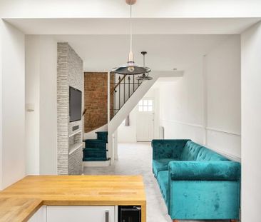 2 bedroom semi-detached house to rent - Photo 6