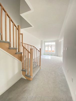 Townhouse For Lease | X8060546 - Photo 1