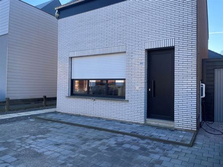 Gerenoveerde woning met twee slaapkamers en koer - Foto 4