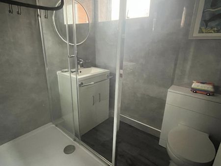 2 bedroom flat to rent - Photo 3