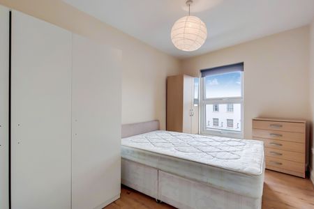 2 Bed Flat, Uxbridge Road, W12 - Photo 5