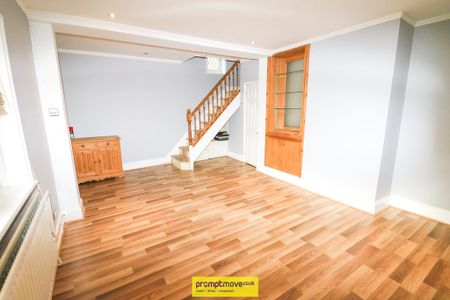 3 bedroom semi-detached house to rent - Photo 2