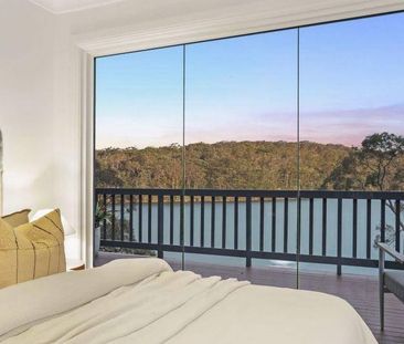 Stunning 3 Bedroom House with Water Views - Photo 6