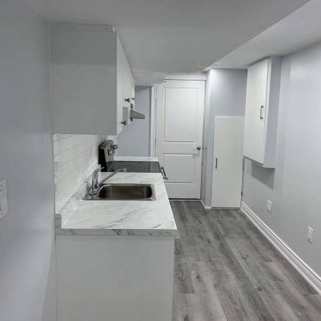 2 bedroom basement available - Photo 3