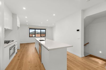 Modern Comfort & Everyday Convenience - Photo 4