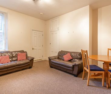 3 bed flat to rent in Tavistock Road, Jesmond, NE2 - Photo 2