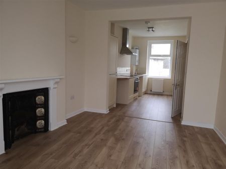 Okehampton Town Centre - Photo 2