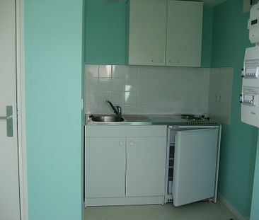 Appartement - 1 pièce - 12 m² - Laval - Photo 4