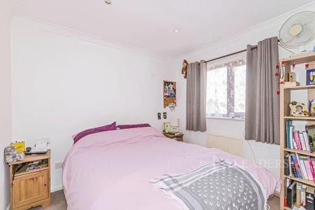 2 bedroom end of terrace house to rent - Photo 5
