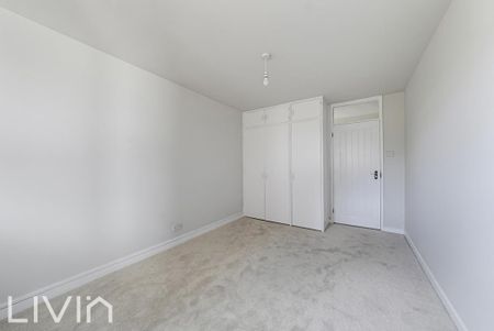 3 bedroom flat to rent - Photo 4